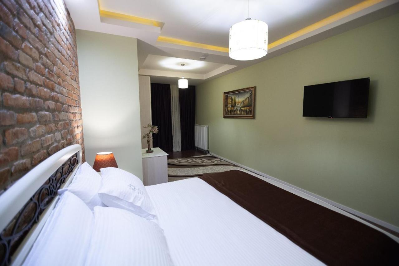 Casta Diva Hotel Korça Kültér fotó