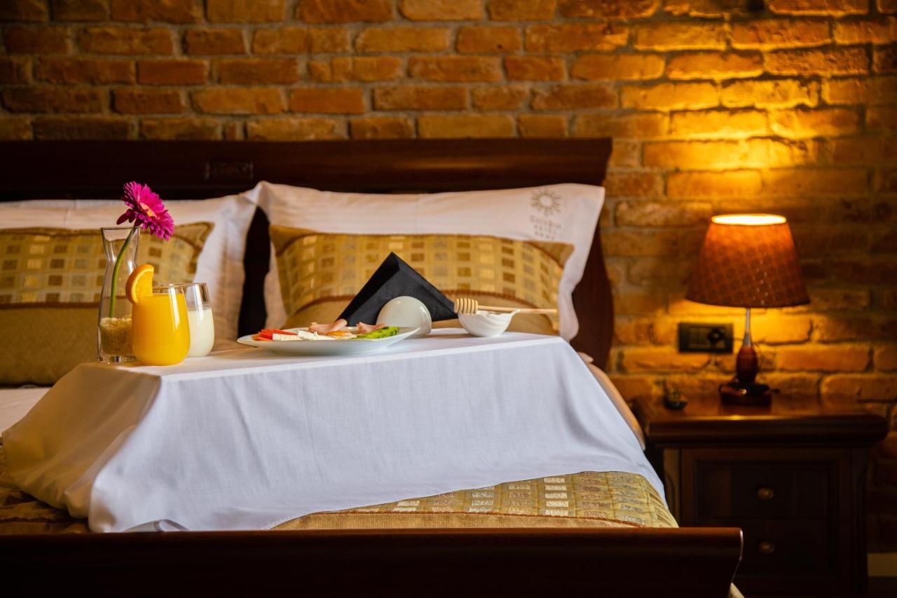 Casta Diva Hotel Korça Kültér fotó
