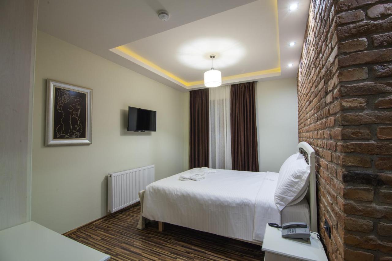 Casta Diva Hotel Korça Kültér fotó